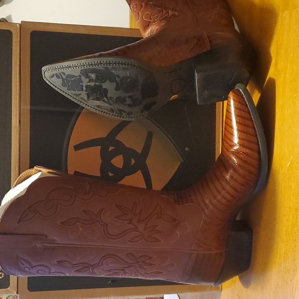 Ladies Arita boots cognac lizard print size 8.5